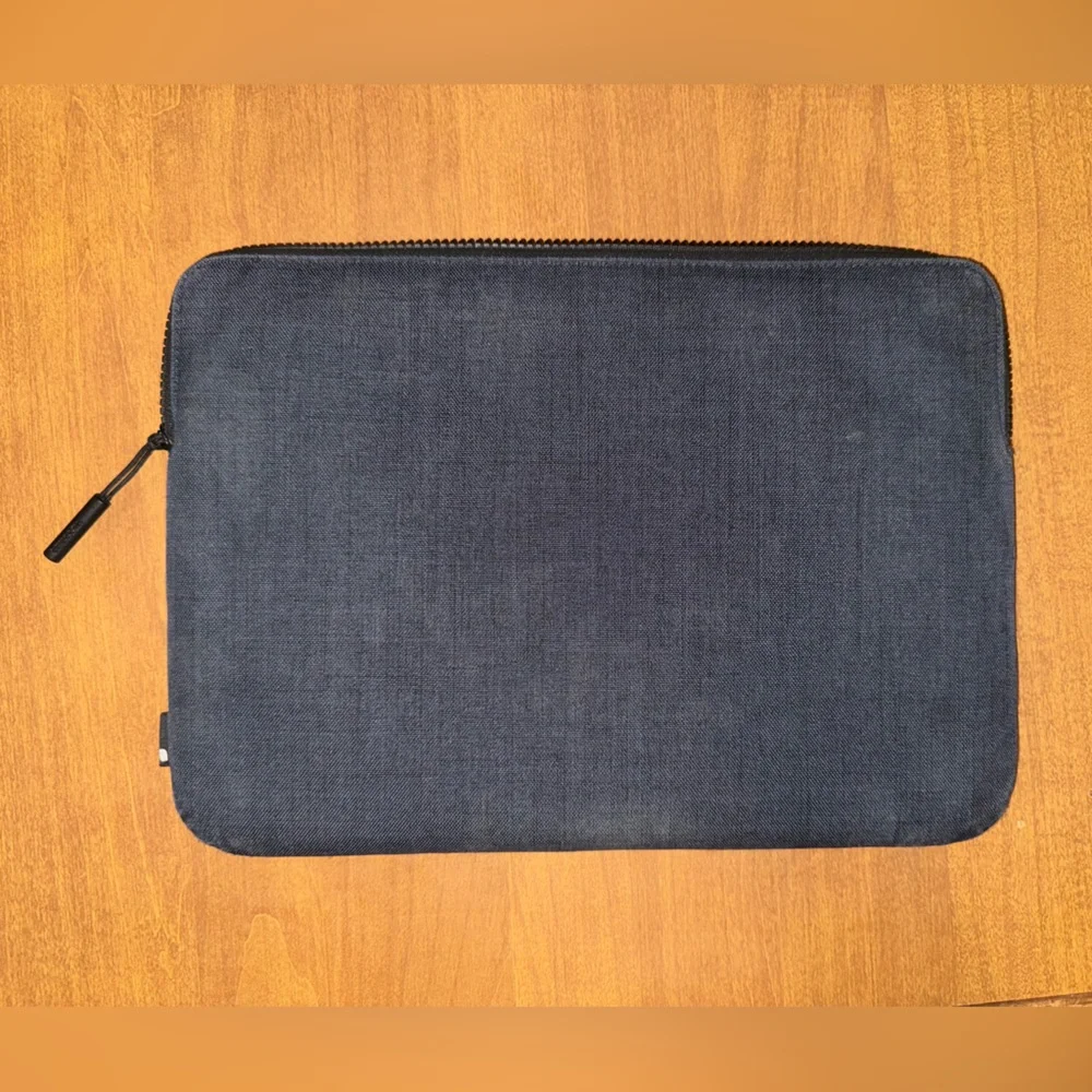 Incase Laptop Sleeve